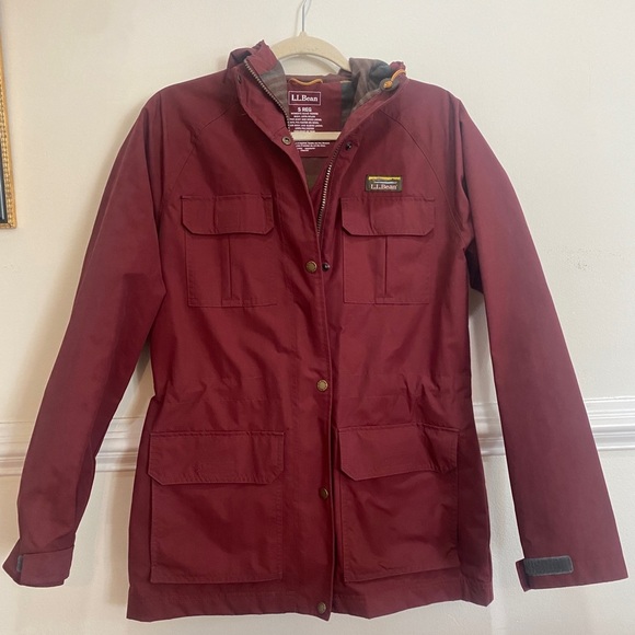 L.L. Bean Women's Mountain Classic Water-Resistant Jacket Size S - Picture 6 of 13